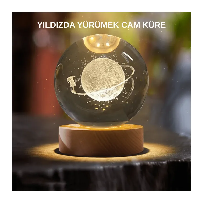 Sarı Işıklı Dekoratif Cam Küre Kız Figürlü Ahşap Standlı