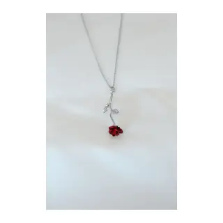 Gümüş Kaplama Kırmızı Gül Figürlü Kadın Kolye