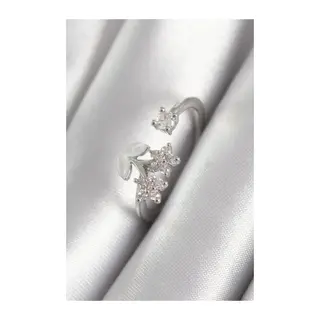 Pirinç Gümüş Renk Zirkon Taşlı Çiçek Model Kadın Yüzük