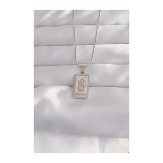 316L Çelik Gümüş Renk Pembe Mineli El Figür Tarot Kolye