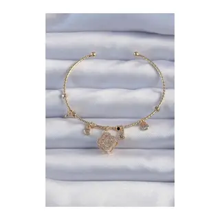 Pirinç Gold Renk Zirkon Taşlı Yonca Model Charm Bileklik
