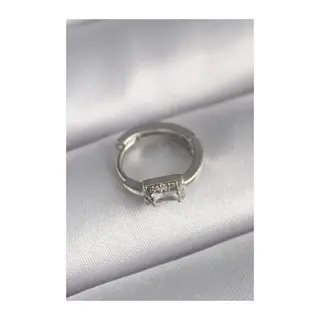 316L Çelik Gümüş Renk Kare Zirkon Taşlı Tragus Piercing