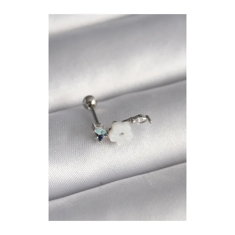 316L Çelik Gümüş Renk Zirkon Taş Detay Beyaz Çiçek Model Tragus Piercing