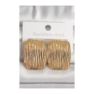 Pirinç Gold Renk İşlemeli Kare Plaka Model Kadın Küpe