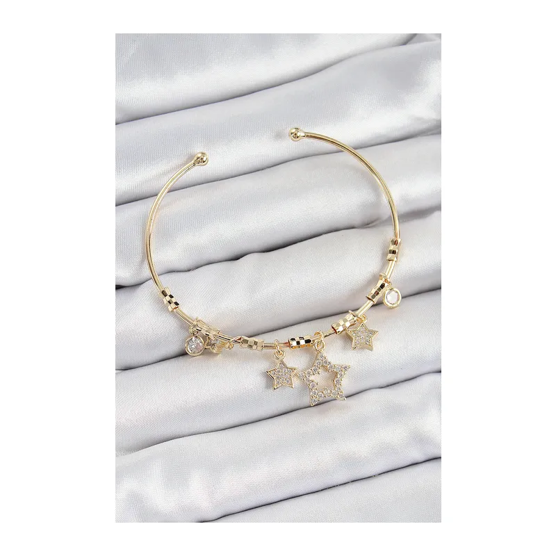 Pirinç Zirkon Taşlı Yıldız Model Gold Renk Charm Bileklik