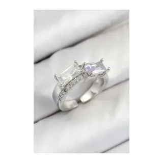 Pirinç Zirkon Taşlı Dikdörtgen Model Gümüş Renk Kadın Yüzük