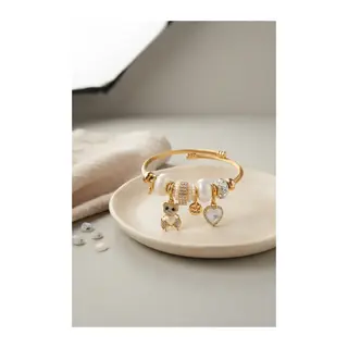 Tedy Bear Model Gold Renk Beyaz Charmlı Bileklik
