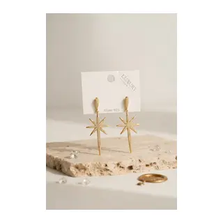 Gold Renk Kutup Yıldızı Model Zirkon Taşlı Kadın Küpe