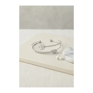 Gümüş Renk Zirkon Taşlı Çiçek Model Kadın Bileklik