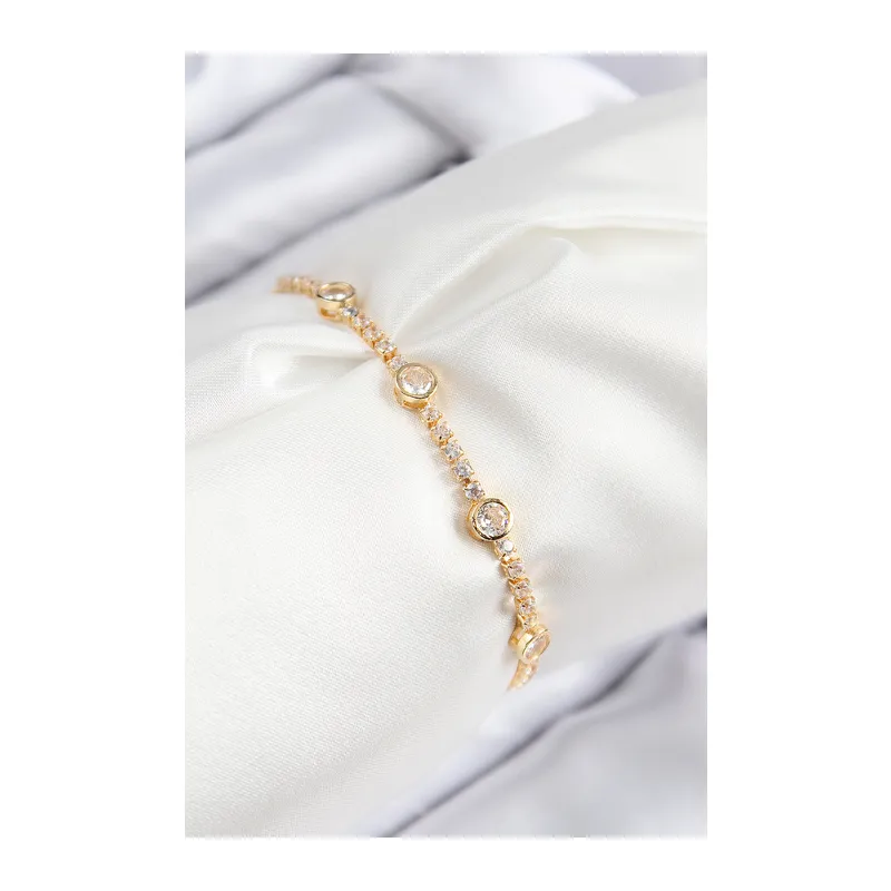 Pirinç Zirkon Taşlı Daire Model Gold Renk Asansörlü Kadın Bileklik