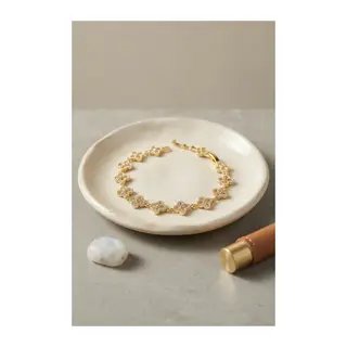Gold Renk Zirkon Taşlı Yonca Model Kadın Bileklik