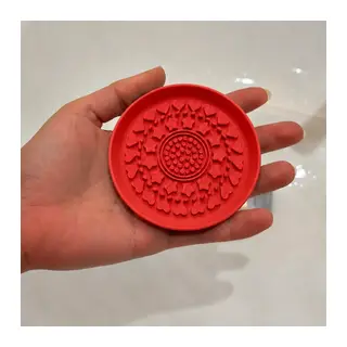 3D Baskı Makyaj Fırçası Temizleme Pedi - Desenli Aparat-Kırmızı