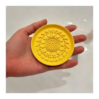 3D Baskı Makyaj Fırçası Temizleme Pedi - Desenli Aparat-Sarı