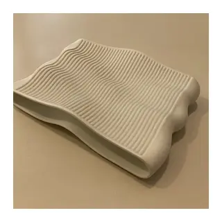 3D Baskı Dalgalı Kenarlı Heykelsi Dekoratif Tepsi Çizgili Meyve ve Obje Sunum Tepsisi Krem