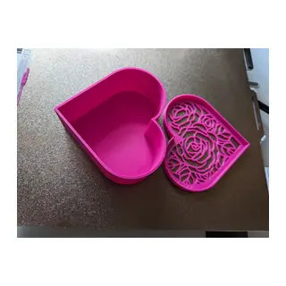 3D Baskı Gül Desenli Kalp Şeklinde Hediye Kutusu Oyma Güllü Kapaklı Kalp Kutu Takı ve Sürpriz Kutusu - Pembe
