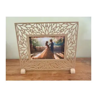 3D Baskı Yaprak Desenli Masaüstü Fotoğraf Çerçevesi Oyma Çiçek Desenli Düğün ve Masa Numarası Çerçevesi Bej
