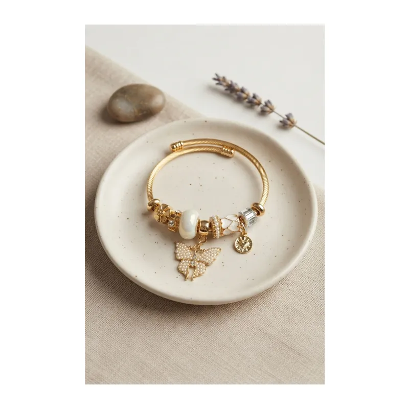 Beyaz Kelebek Model Gold Renk Charmlı Bileklik