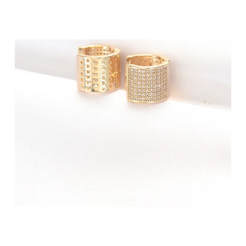 Pirinç Gold Renk Taşlı Minimal Küpe