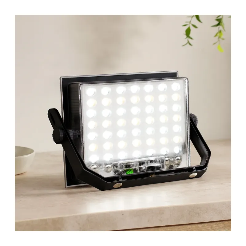 200W Güneş Enerjili LED Projektör - Kamp & Dış Mekan