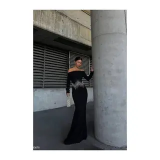 Krep Kumaş Taş Abiye Yaka Degaje Elbise Detaylı
