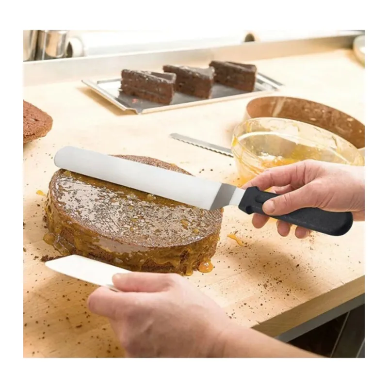 Eğik Pasta Sıvama Spatulası Metal 33 Cm