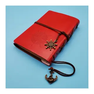 Pusula Tasarımlı Kırmızı Deri Defter