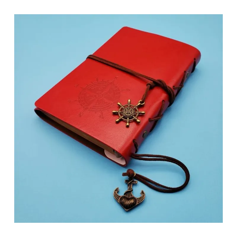 Pusula Tasarımlı Kırmızı Deri Defter
