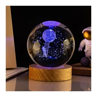 Aya Çıkan Astronot Tasarım Cam Küre