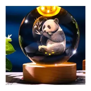 Dekoratif Panda Tasarımlı Ahşap Altlıklı Işıklı Cam Küre Büyük Boy Cam:8cm Ahşap:2cm