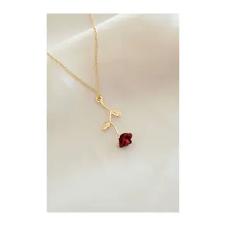Kırmızı Gül Figürlü Kolye
