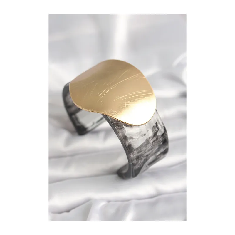 Siyah Mermer Desen Akrilik Plastik Gold Daire Plaka Model Vintage Kadın Bilezik