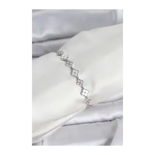 Gümüş Renk Zirkon Taşlı Sıralı Yonca Model Asansörlü Kadın Bileklik