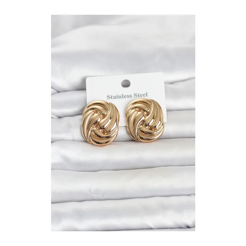 316L Çelik Gold Renk Motif Desen Model Kadın Küpe