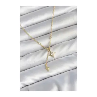 Pirinç Gold Renk Zirkon Taşlı Minimal Sallantılı Kutup Yıldızı Model Kadın Kolye