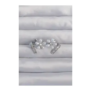 Pirinç Gümüş Renk Zirkon Taşlı Kıvrımlı İnci Çiçek Küpe