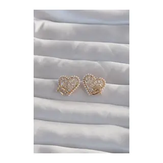 Pirinç Gold Renk Fiyonk Detay İncili Zirkon Taşlı Kalp Küpe