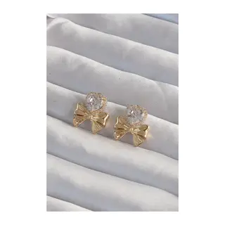 Pirinç Gold Renk Zirkon Taşlı Kalp Model Fiyonk Küpe