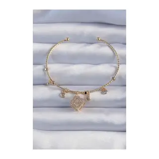 Pirinç Gold Renk Zirkon Taşlı Yonca Model Charm Bileklik