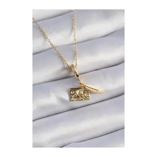 316L Çelik Gold Renk Kalp Detay Mektup Figür Charm Model Kadın Kolye