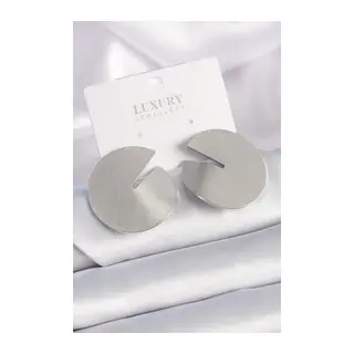Pirinç Gümüş Renk Daire Plaka Model Kadın Küpe