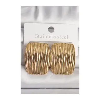 Pirinç Gold Renk İşlemeli Kare Plaka Model Kadın Küpe