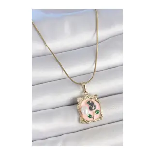 316L Çelik Gold Renk Zincir Pembe Mineli Çiçek İşlemli İnci Detay Portre Model Kadın Kolye