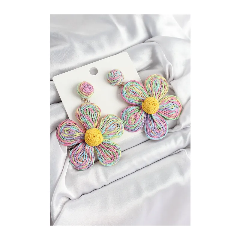 Pirinç Rainbow Papatya Model Gold Renk Kadın Hasır Küpe