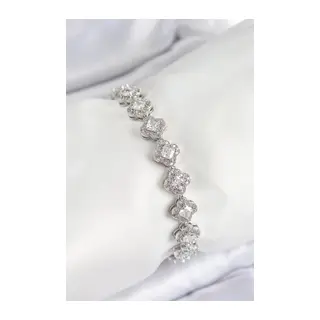 Pirinç Zirkon Taşlı Yonca Baget Model Gümüş Renk VIP Seri Kadın Bileklik