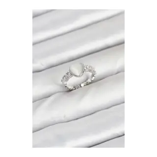 Pirinç Gümüş Renk Zirkon Taşlı Kalpli Kadın Yüzük