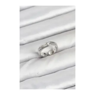 Pirinç Gümüş Renk Zirkon Taşlı Kutup Yıldızı Model Kadın Yüzük