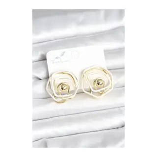 Pirinç Gold Renk Beyaz Mineli Geometrik Gül Model Kadın Küpe