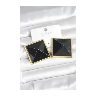 Pirinç Gold Renk Siyah Piramit Model Kadın Küpe
