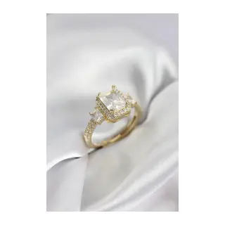Gold Renk Kare Baget Zirkon Taşlı Tek Taş Model Kadın Yüzük