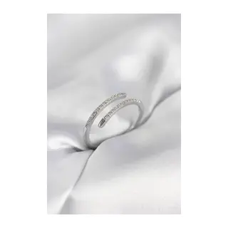 Gümüş Renk Yılan Kuyruk Model Zirkon Taşlı Kadın Yüzük